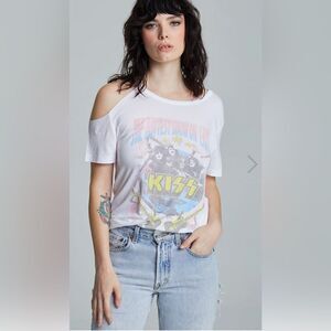 Recycle Karma Kiss shirt The hottest show on Earth cold shouldered cut out New M